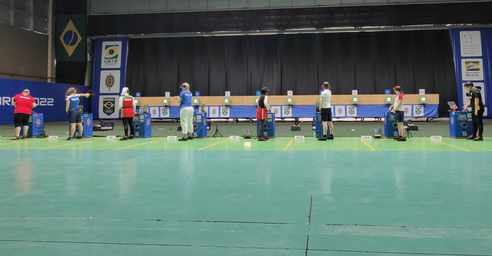 Sylvia Steiner (Sechste v.l.) im Finale des ISSF Weltcups Rio © Franz Roth, ÖSB
