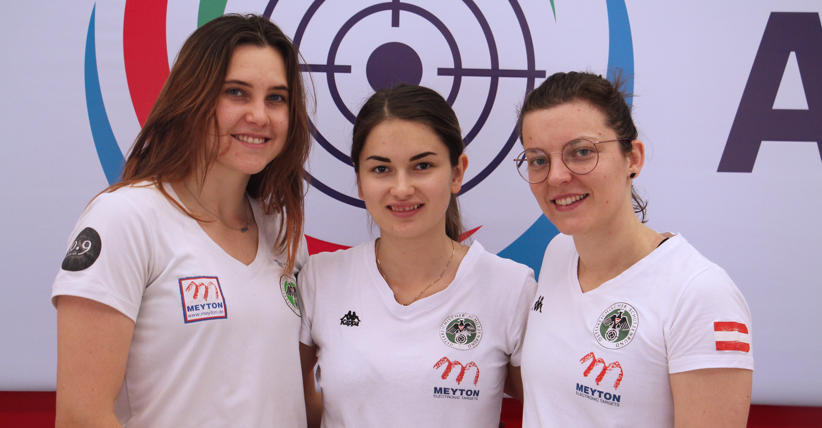 Die ÖSB-Schützinnen Rebecca Köck, Sheileen Waibel und Olivia Hofmann nach einem intensiven Wettkampftag in Baku © Margit Melmer, ÖSB