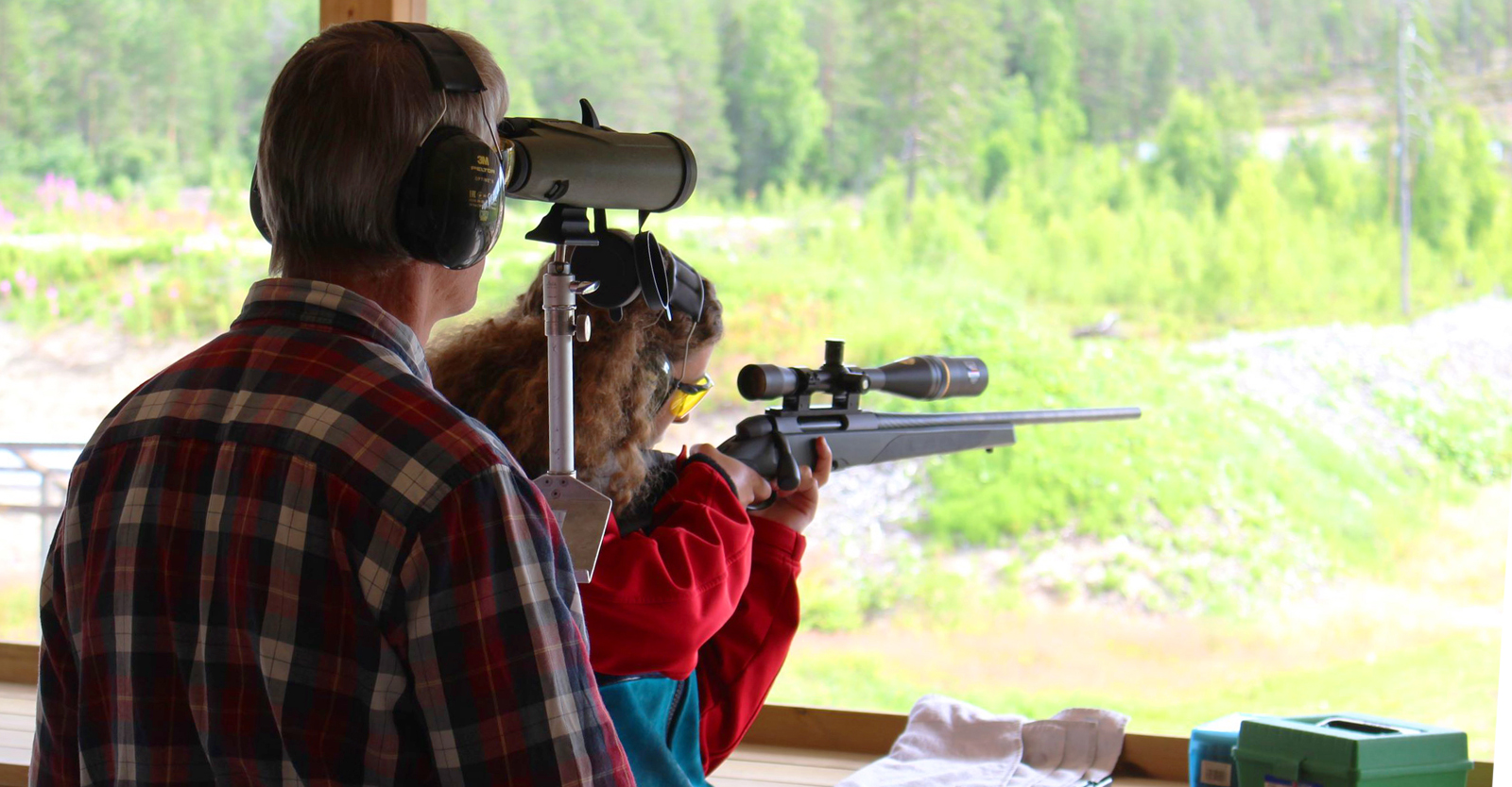 Dunja mit Vater Peter Lamprecht im Big Bore Rifle © Lamprecht