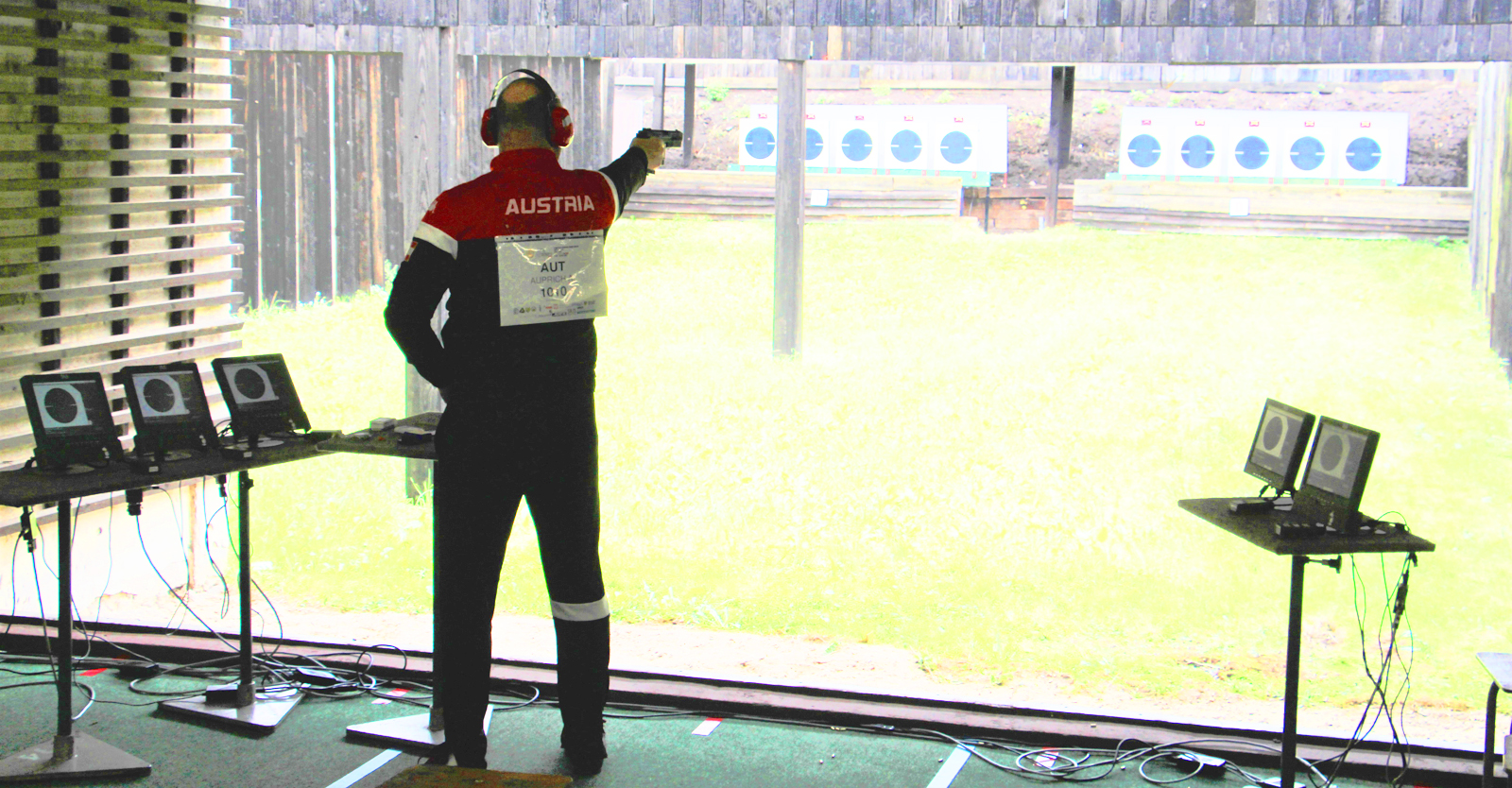 Andreas Auprich mit der olympischen Schnellfeuerpistole © Margit Melmer, ÖSB