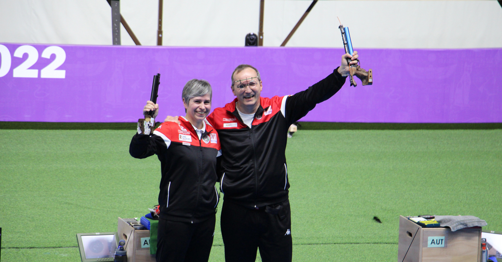 Sylvia Steiner und Richard Zechmeister: Das österreichische Mixed Team schießt sich mit der Luftpistole zum Weltmeistertitel
© Margit Melmer, ÖSB