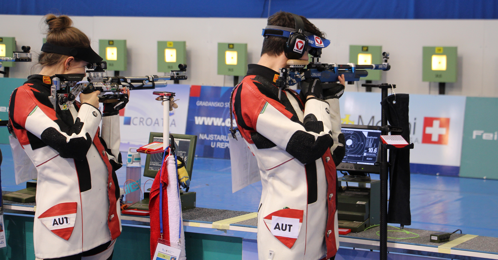 Pribitzer und Mair im Bronzemedaillenmatch des Luftgewehr-Mixed-Team-Bewerbs © Hermann Rainer, ÖSB