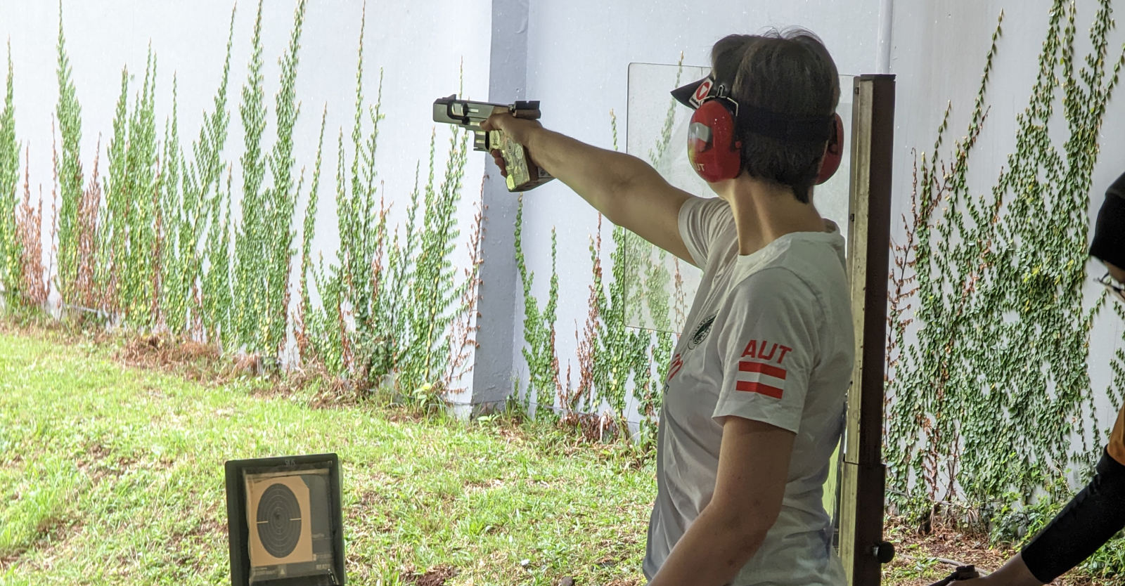 Sylvia Steiner in der Qualifikation mit der 25m-Pistole © Franz Roth, ÖSB