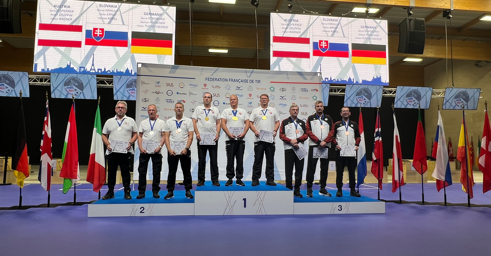 Siegerehrung Kunitomo mit den Silbermedaillengewinnern Herbert Wagner, Gerhard Sperrer und Robert Szuppin (v.l.) © Robert Szuppin