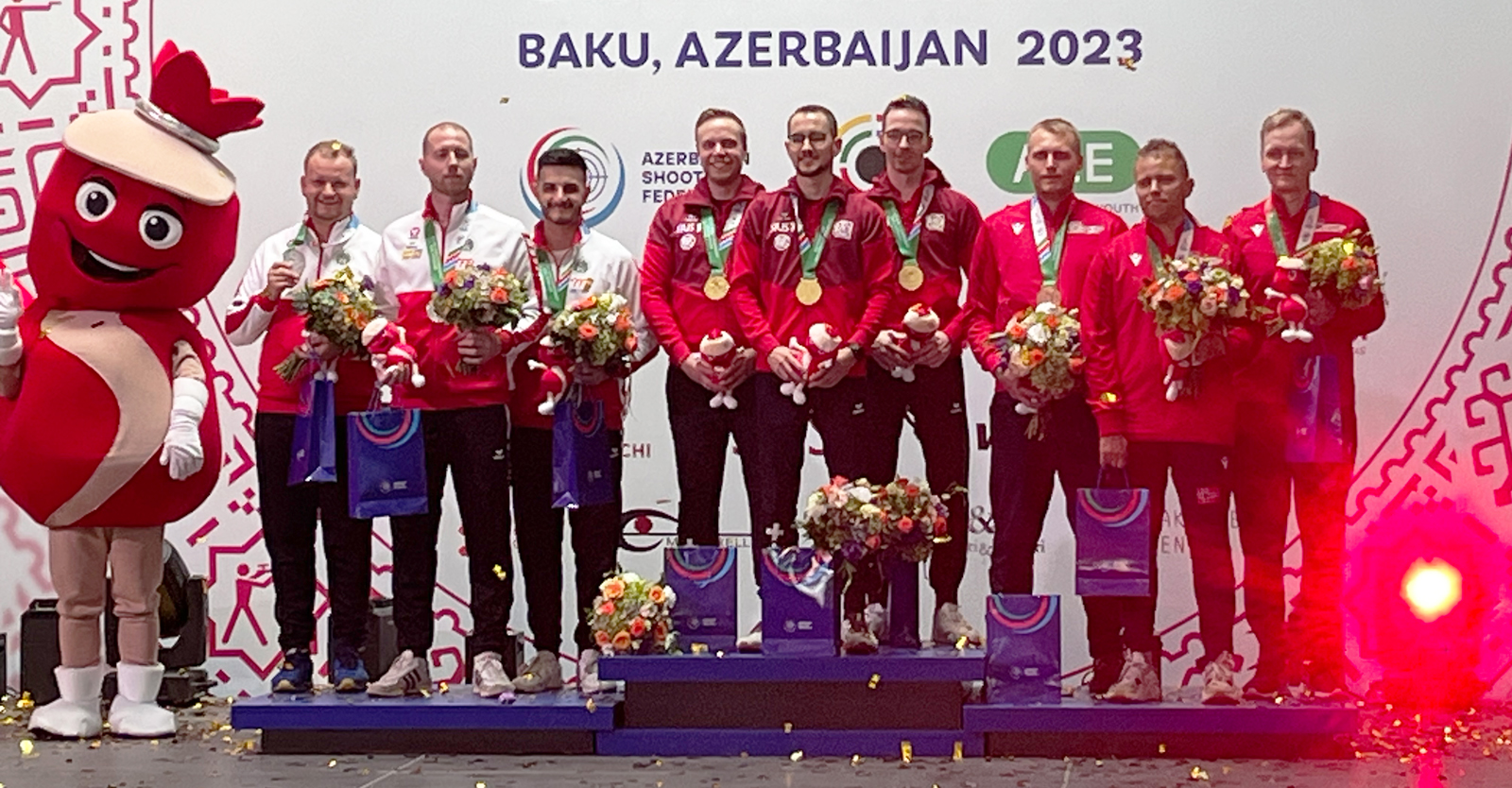 Ein letztes Mal jubelte das ÖSB-Team bei der WM Baku über Silber der 300m-Dreistellungsmannschaft © Klaus Gstinig