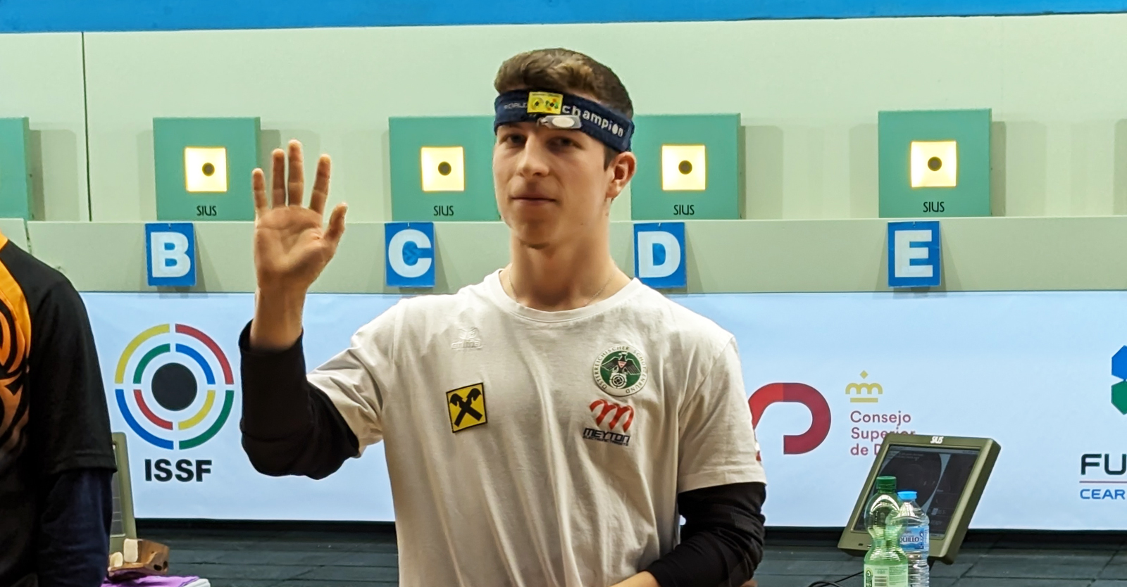 Freude bei Timon Kretzl über die Finalteilnahme beim ISSF WC Granada © Franz Roth, ÖSB