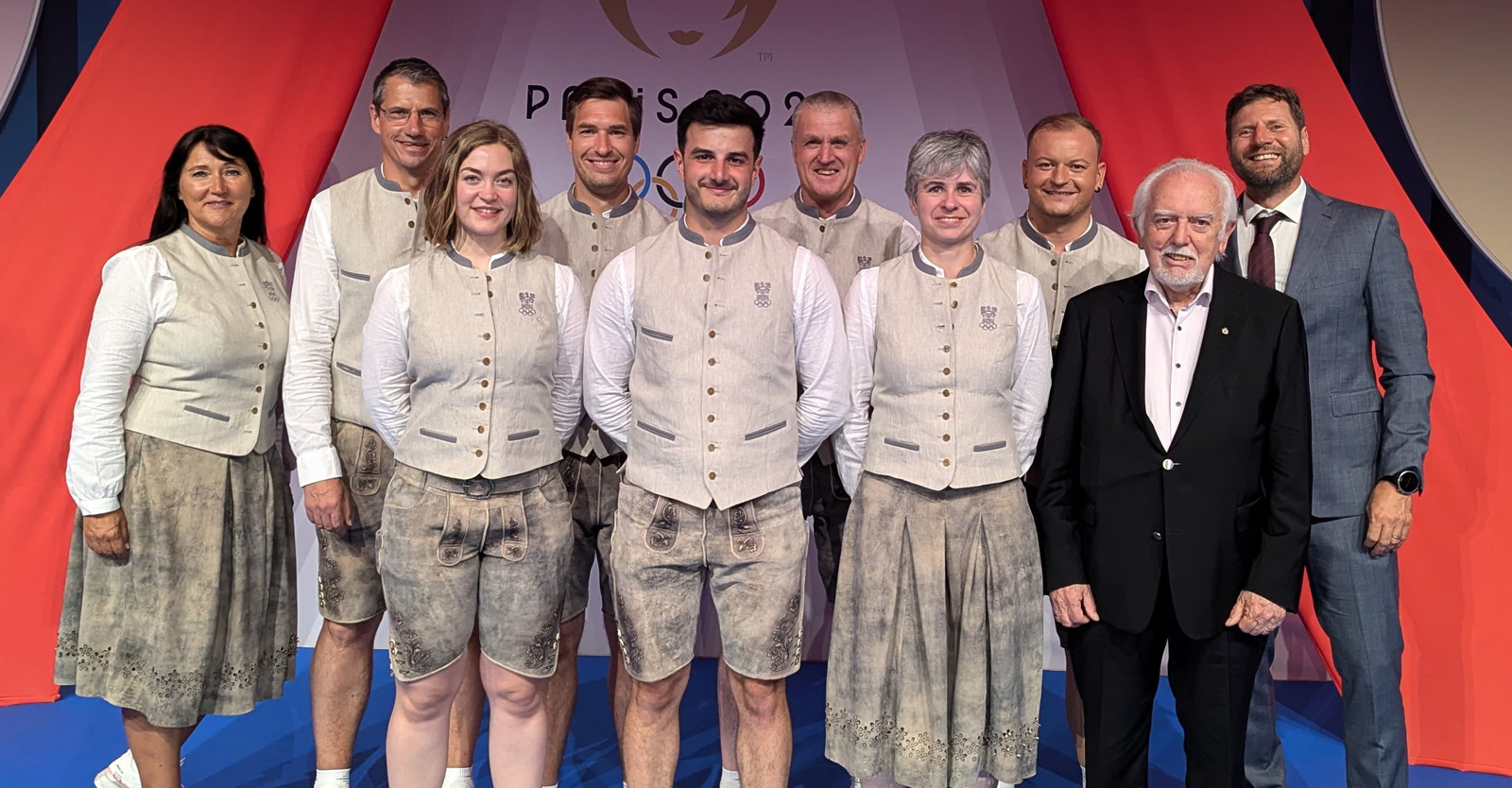 Das ÖSB-Olympiateam bei der Lotterien Farewell-Feier: Sportkoordinatorin Margit Melmer, Trainer Franz Roth, Nadine Ungerank, Martin Strempfl, Andreas Thum, Trainer Hermann Rainer, Sylvia Steiner, Alexander Schmirl, Vizepräsident Ing. Horst Judtmann und Generalsekretär Florian Neururer (v.l.)