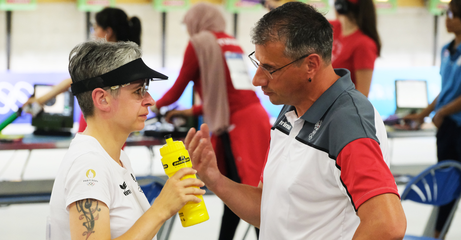 Steiner im Gespräch mit Trainer Franz Roth © ÖSB