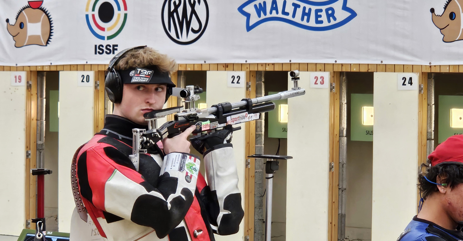 Patrick Entner mit dem Luftgewehr © Bernhard Winklhofer, ÖSB