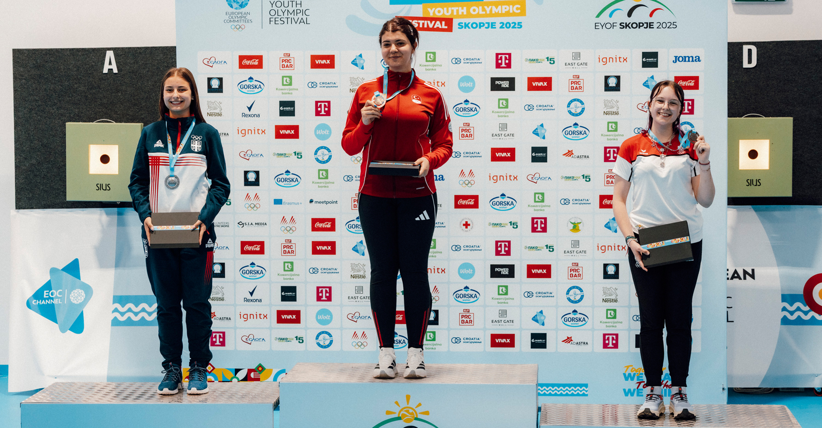 Anastasija Zivkovic, Elif Altun und Österreichs Medaillengewinnerin Mia Grosch (v.l.) © ÖOC/GEPA pictures, Patrick Steiner