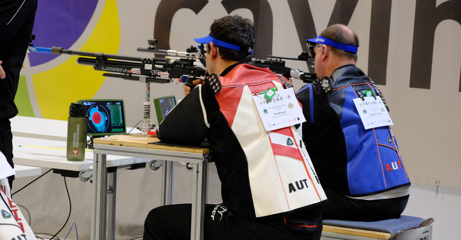 Josef Pacher und Johann Windhofer matchten sich mit dem Luftgewehr © Tina Neururer, ÖSB